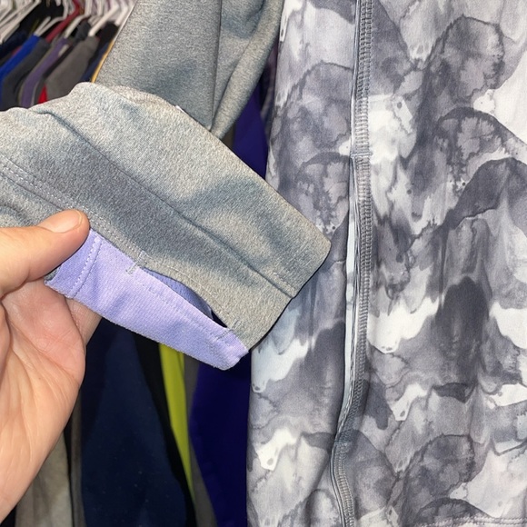 Mondetta grey and silver zip up hoodie size medium like new condition thumb hole - Picture 4 of 6